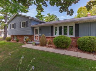 2726 Coachlite Dr, Tecumseh, MI 49286
