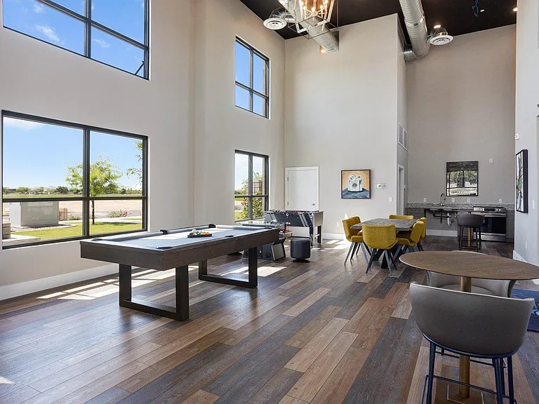 Avari Modern Apartments — Photo 44