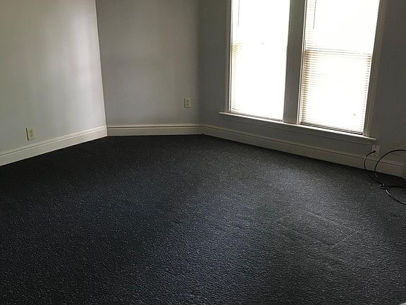 4th image of 2204 Willow St #2