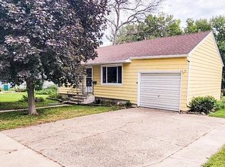 1014 Saint Peter Ave, Albert Lea, MN 56007