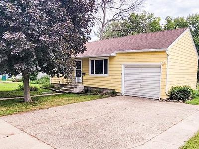 1014 Saint Peter Ave, Albert Lea, MN, 56007