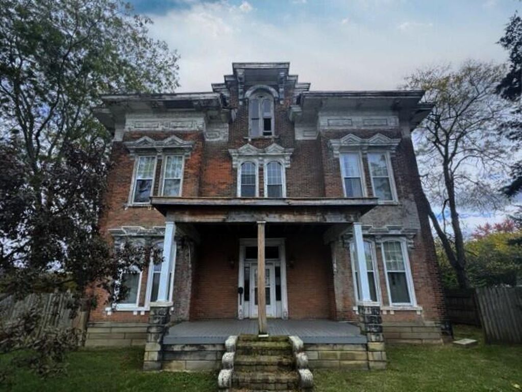 Real estate listing image