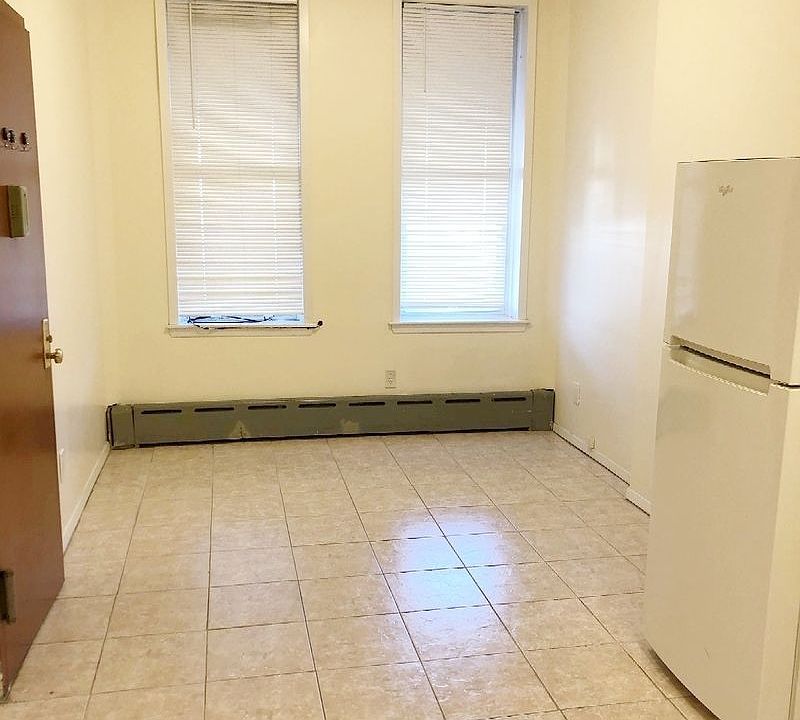 1st image of 26-18 Hoyt Ave S #1F