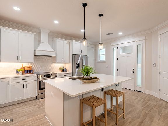5th image of 2854 Isles Way