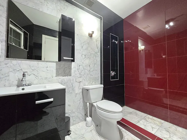 1811 Voorhies Ave #1 — Photo 27