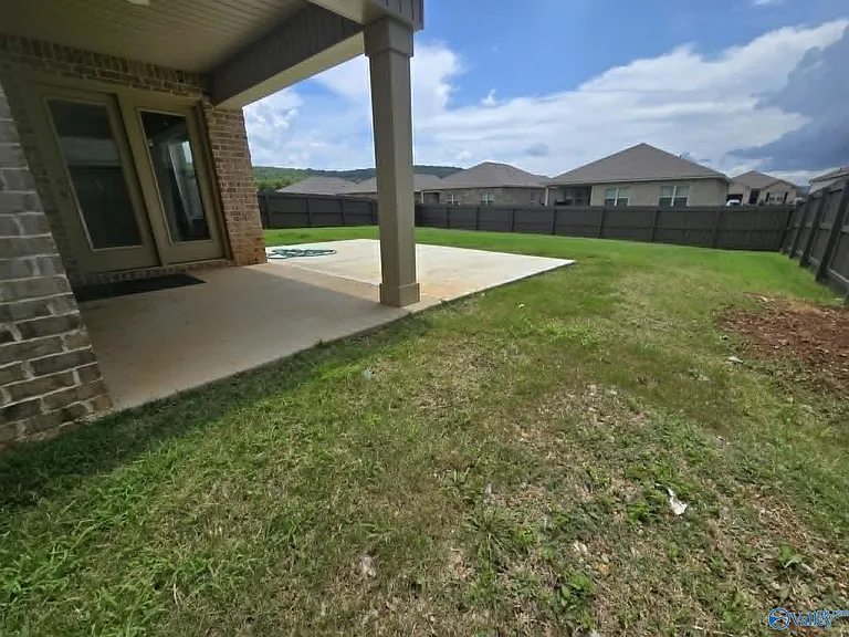 427 Jackson Point Cir — Photo 2