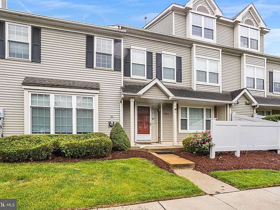 2nd image of 2902 Yarmouth Ln