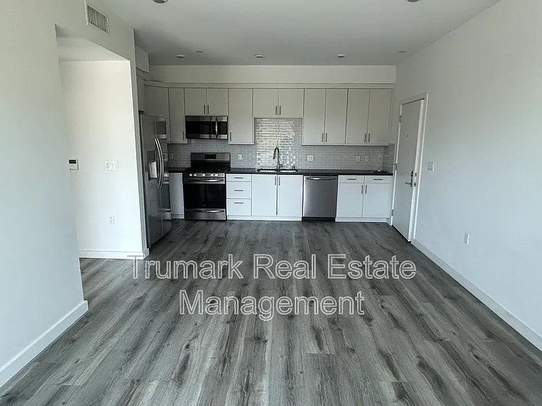 11408 Sarah St #205 — Photo 1