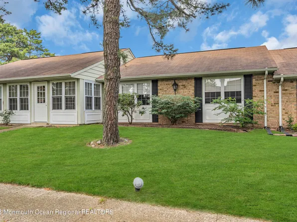 124B Buckingham Drive, Manchester, NJ 08759