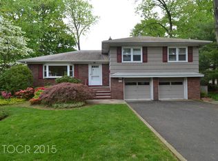 364 Elliot Pl, Paramus, NJ 07652