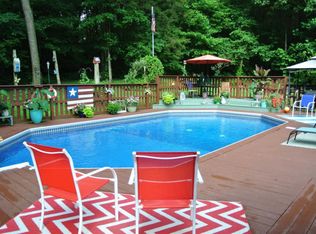 890 Roberts Rd, Clarksville, TN 37040