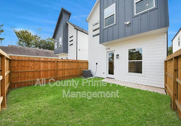 2708 Bostic St #A — Photo 4