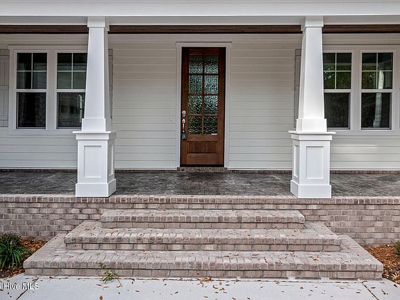 3rd image of 3468 Eagle Crest Drive SW