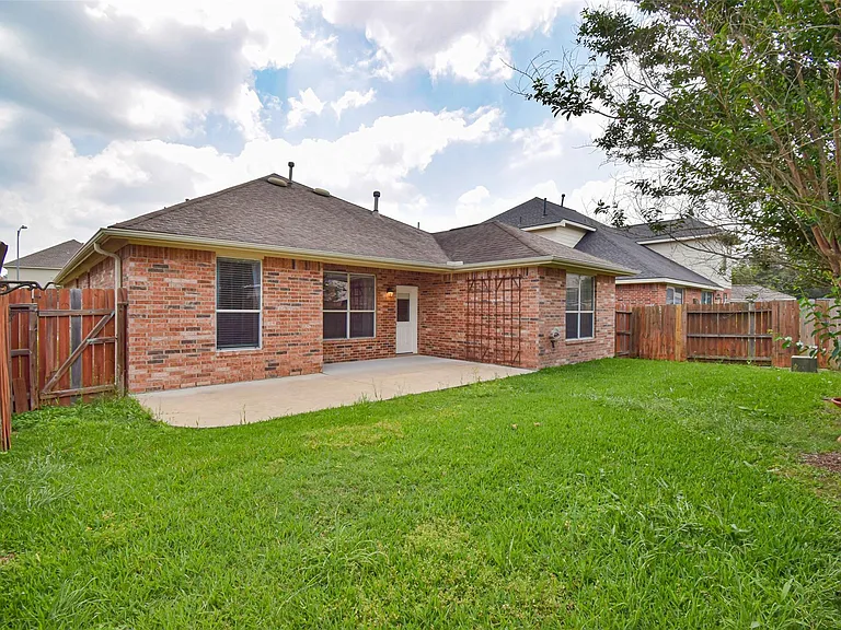 17911 Serene Shore Dr — Photo 45