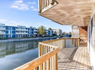 863 Walnut St #B, Alameda, CA 94501
