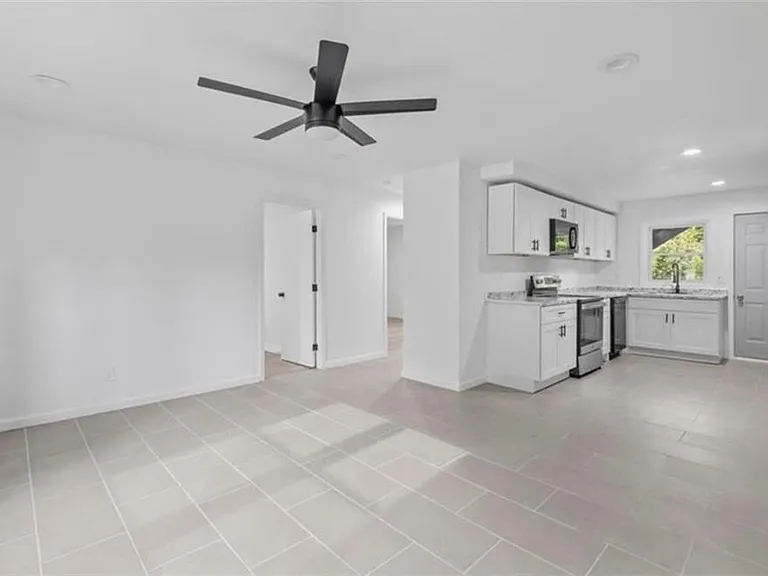 608 N College Dr #4 — Photo 13
