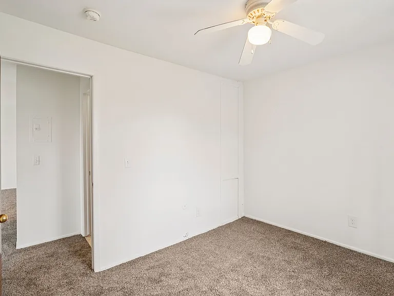 Outer Drive Manor Apartments — Photo 66