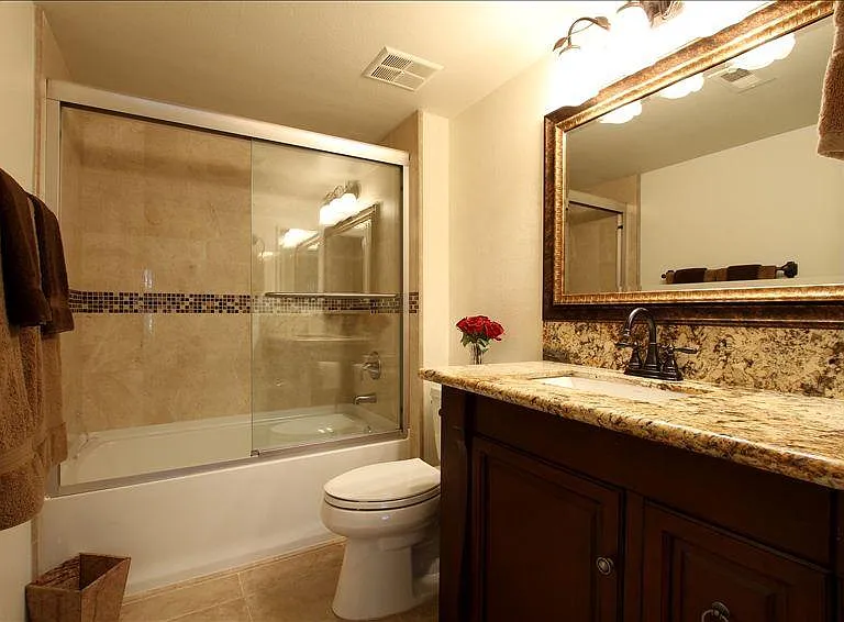 Stone tiled 2Nd BA with the tub
Granit counter tops
New faucets