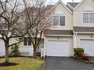 65 Spruce Ridge Dr, Fishkill, NY 12524