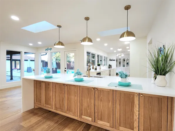 7702 Lone Moor Cir, Dallas, TX 75248