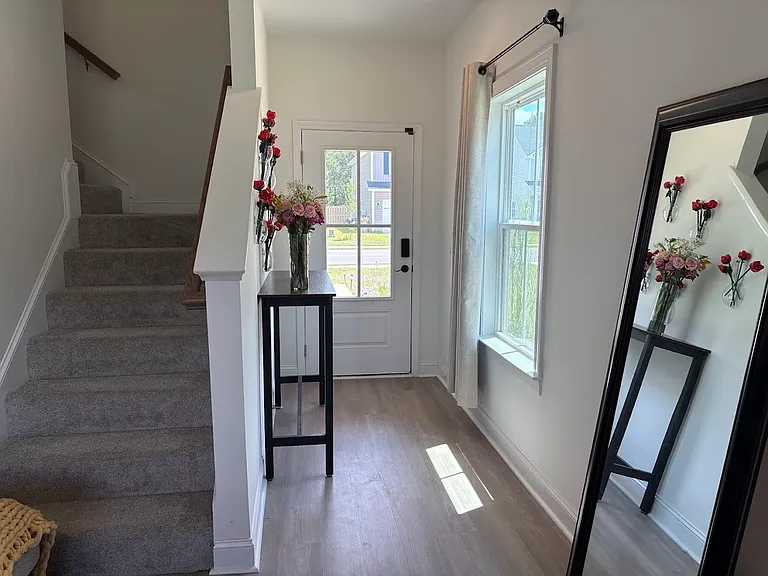 248 Buckingham Dr — Photo 2