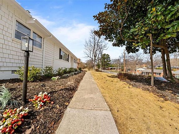 3rd image of 511 Spruce St