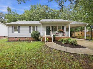 104 Sam Kinley Dr, Thomasville, NC 27360