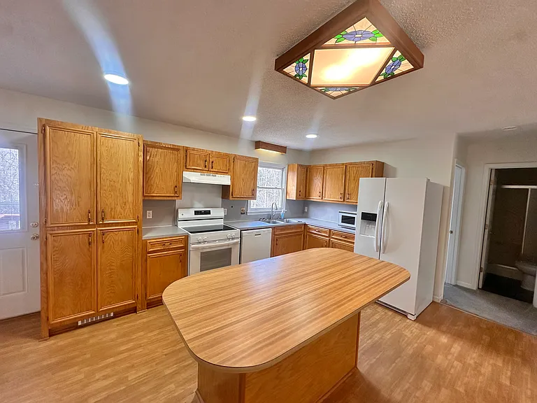 1571 Dehart Community Center Rd — Photo 5
