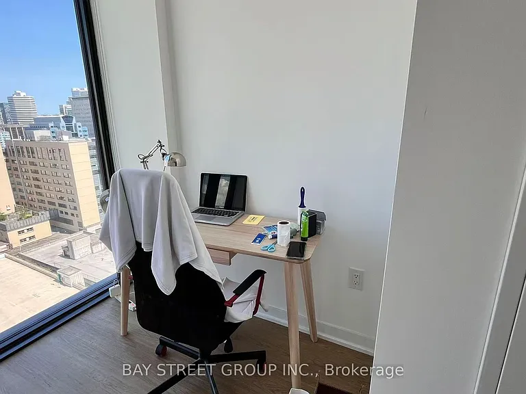 195 McCaul St #1704 — Photo 3