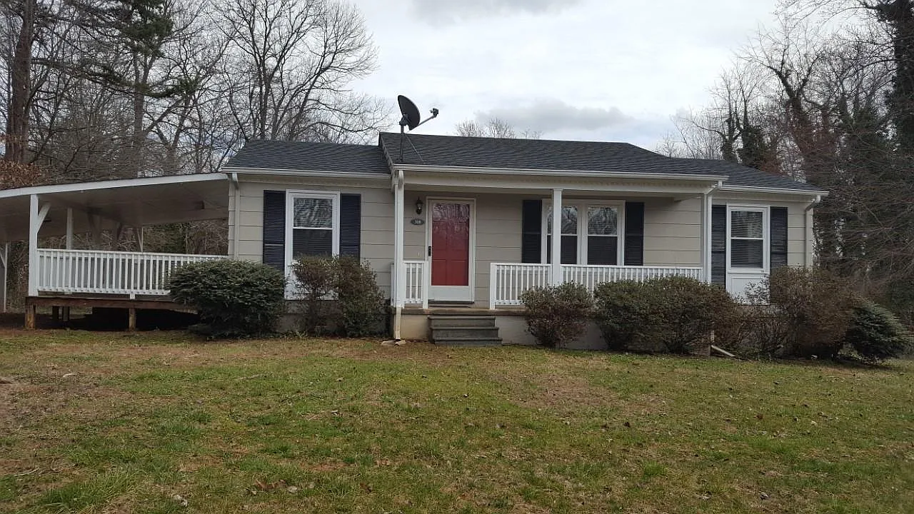 3 bed, 1000 sqft, $1,500 — Photo 1