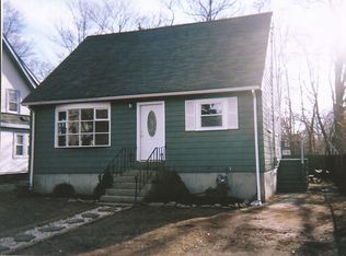 22 Hall St, Randolph, MA 02368