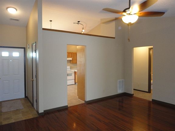 5th image of 1445 Creekside Dr