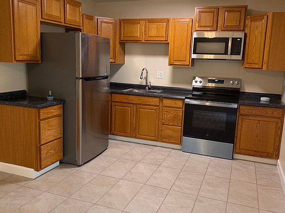 2nd image of 46857 Rogers Dr