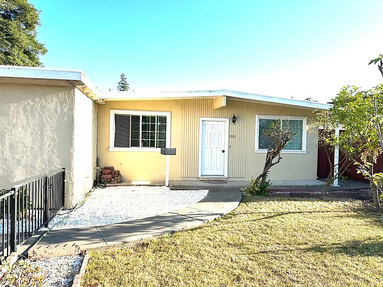 656 E Duane Ave — Photo 16