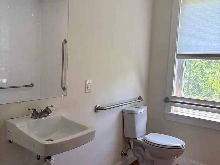122 Main St #201 — Photo 7