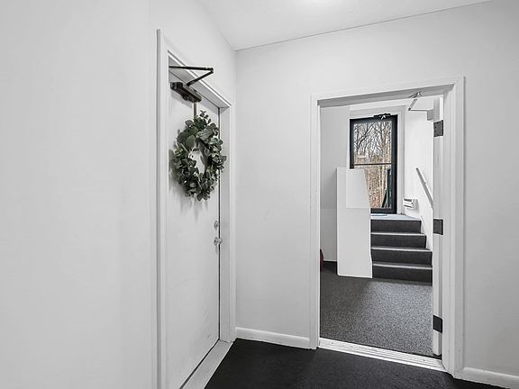 4th image of 204 Tall Oaks Dr Unit C