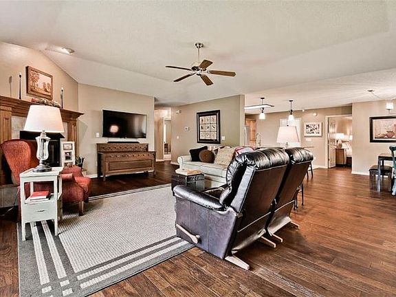5th image of 46 Ettington Dr