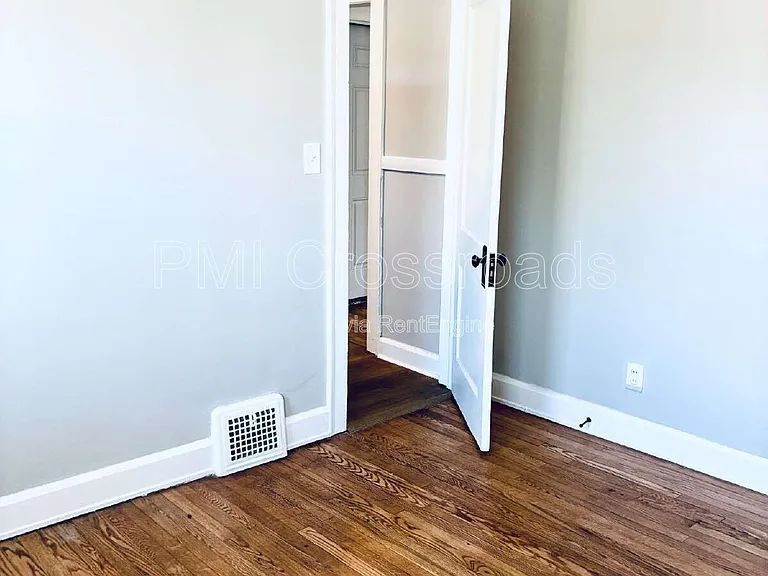 9709 Loretta Ave #7 — Photo 9