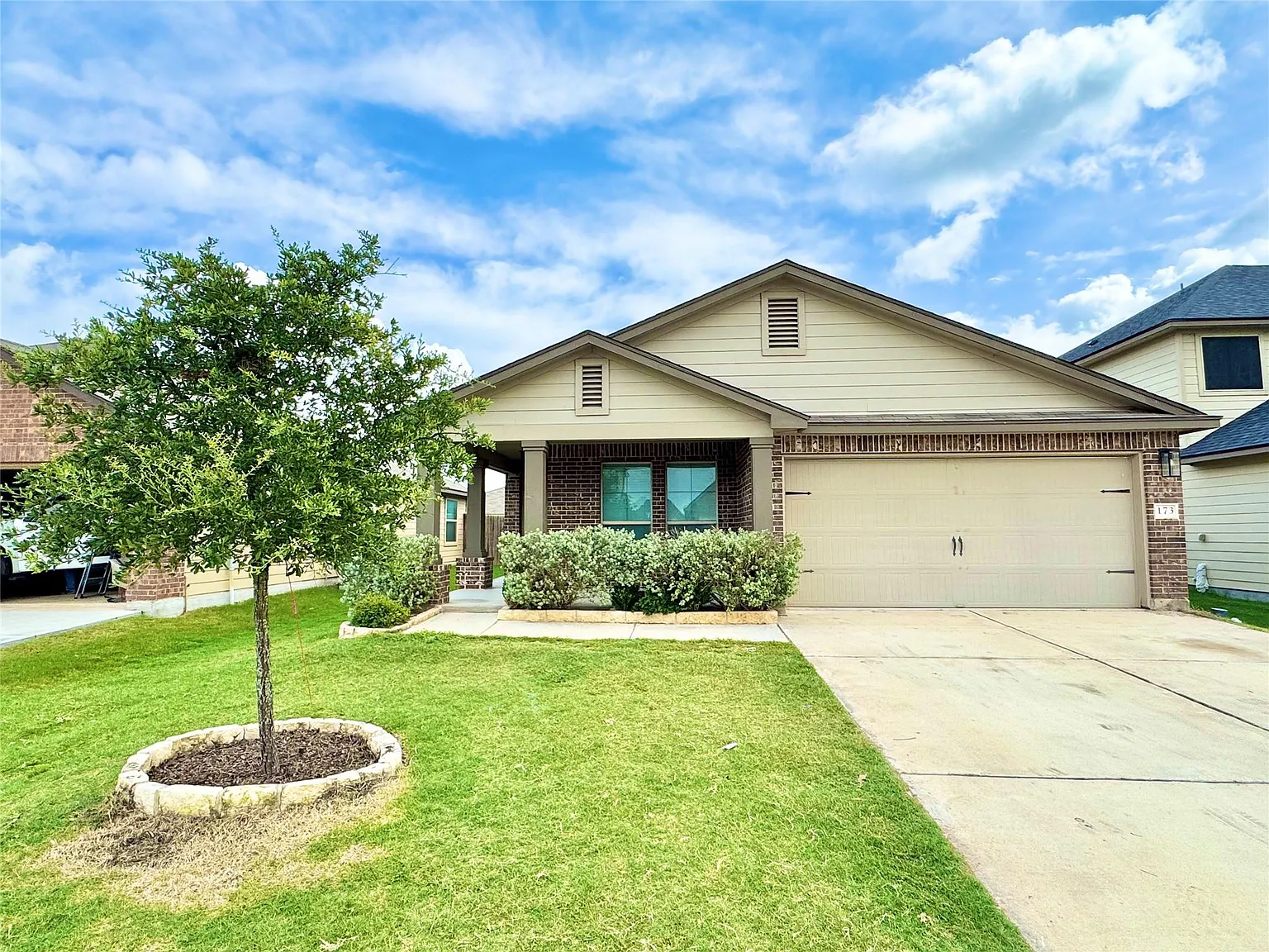 3 bed, 2.0 bath, 1340 sqft, $1,900 — Photo 1