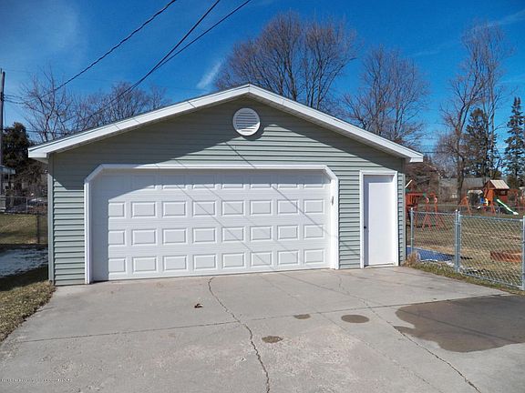 3rd image of 316 Harvest Ln