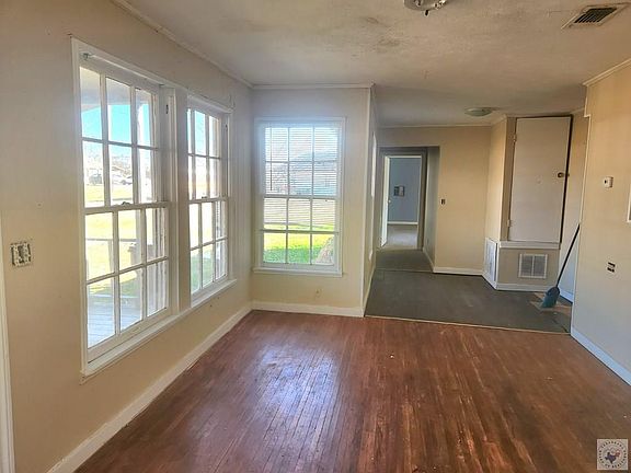 4th image of 805 2nd St