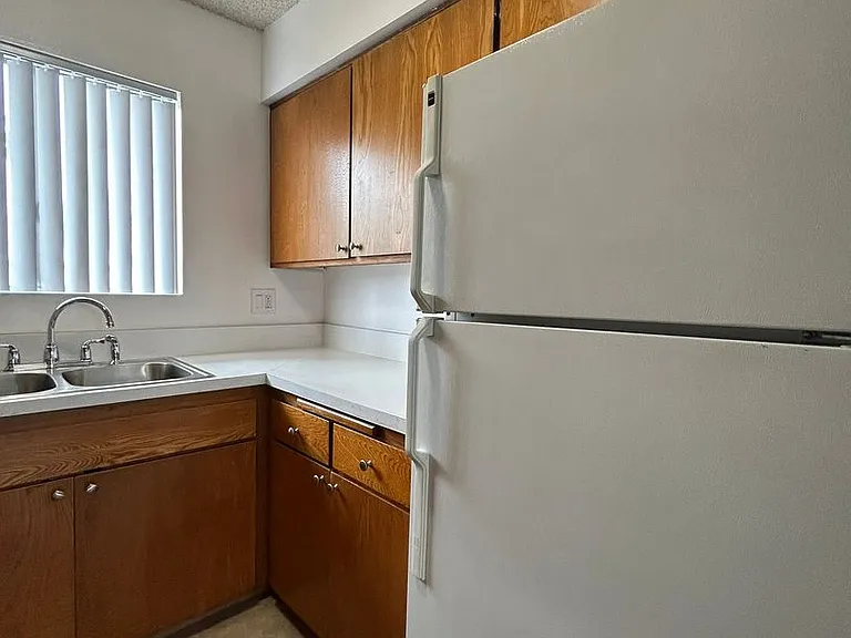 4945 Narragansett Ave — Photo 11