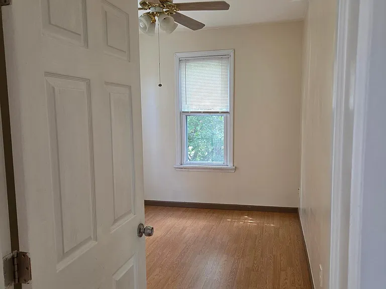 27 Passaic Ave — Photo 10