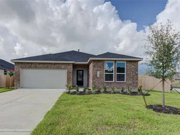 400 Robin St, Angleton, TX