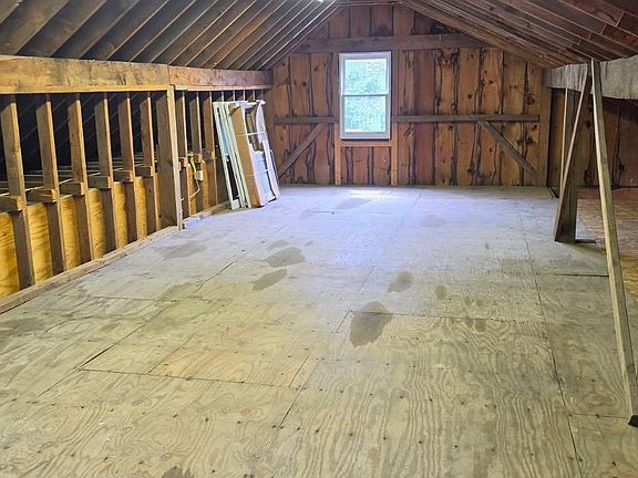 3rd image of 504 Kate Downing Road