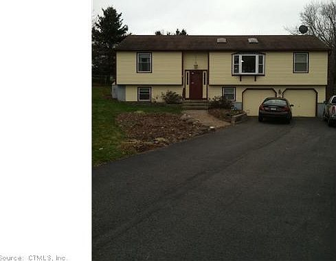 2nd image of 3 Cynthia Ct
