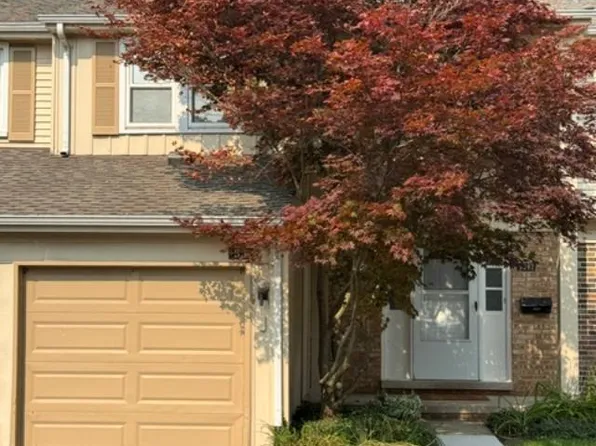 5392 Breeze Hill Pl, Troy, MI 48098