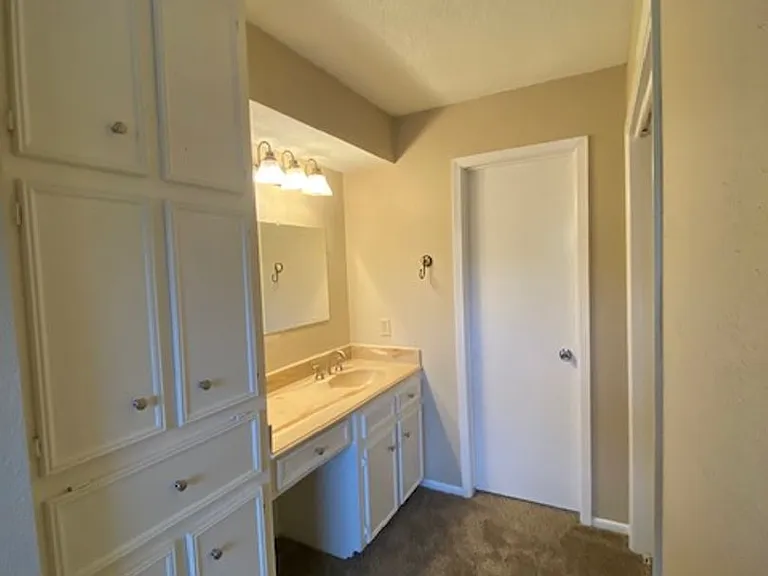 2710 Quail Creek Dr — Photo 11