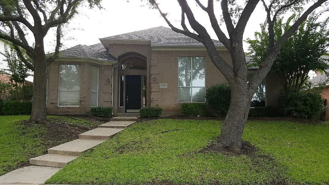 4 bed, 2525 sqft, $2,900 — Photo 1