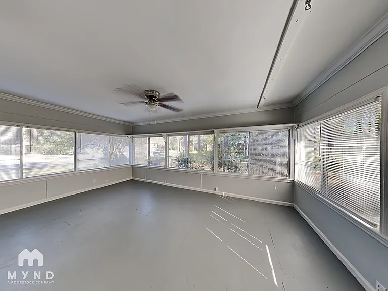 1290 Maple St SE — Photo 16